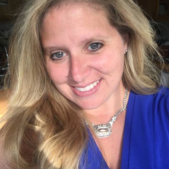 Meet your Posher, Rebecca - Picture 1 of 1